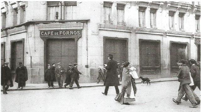 el perro Paco, café de Fornos0001